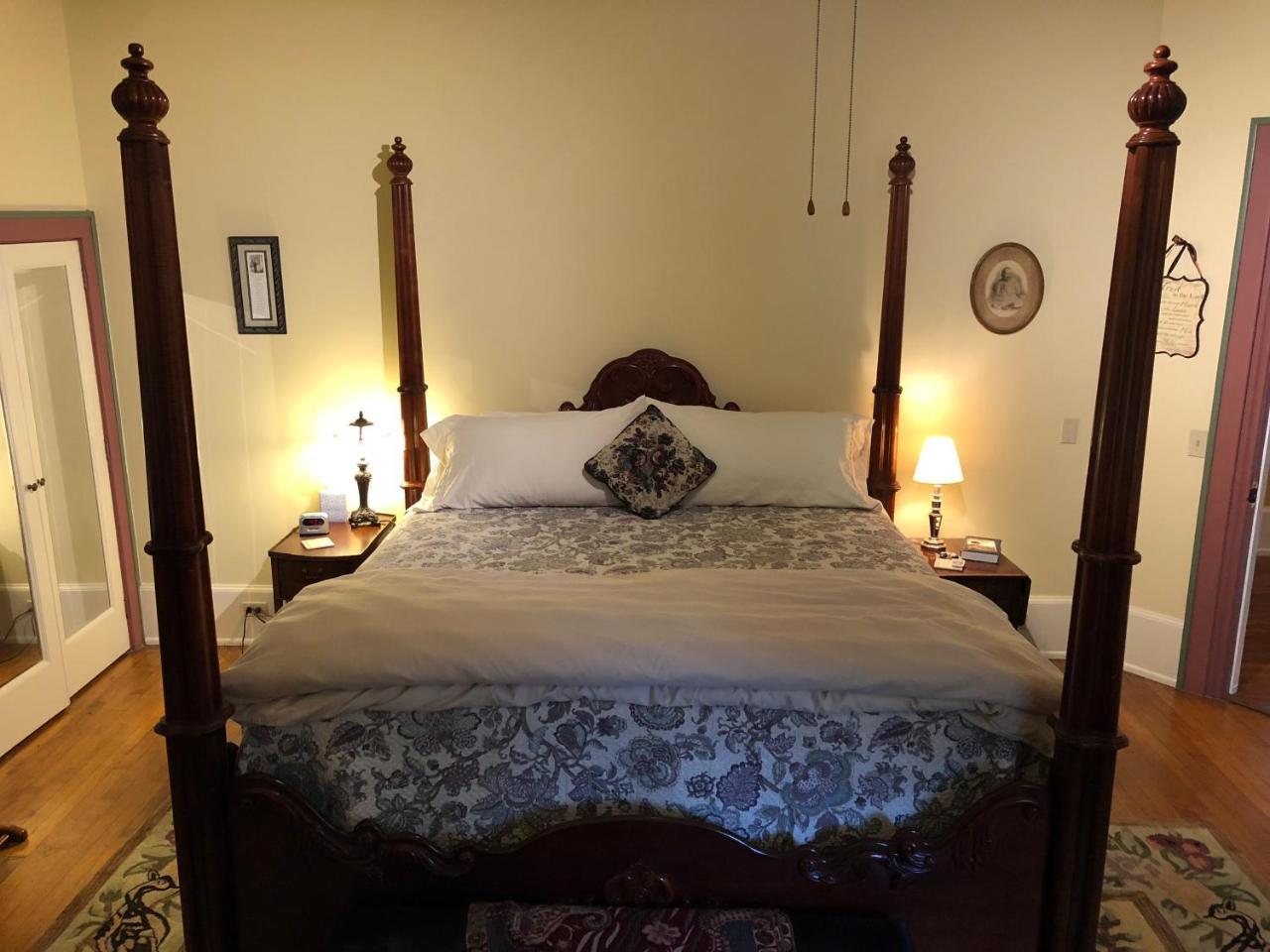 The Parsonage Bed and breakfast Grand Rapids